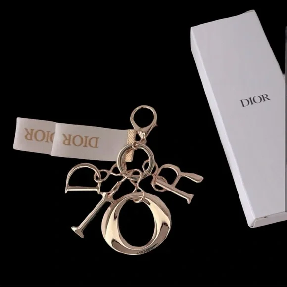 New in Box Dior GWP Gorgeous Gold Keychain - Picture 3 of 6